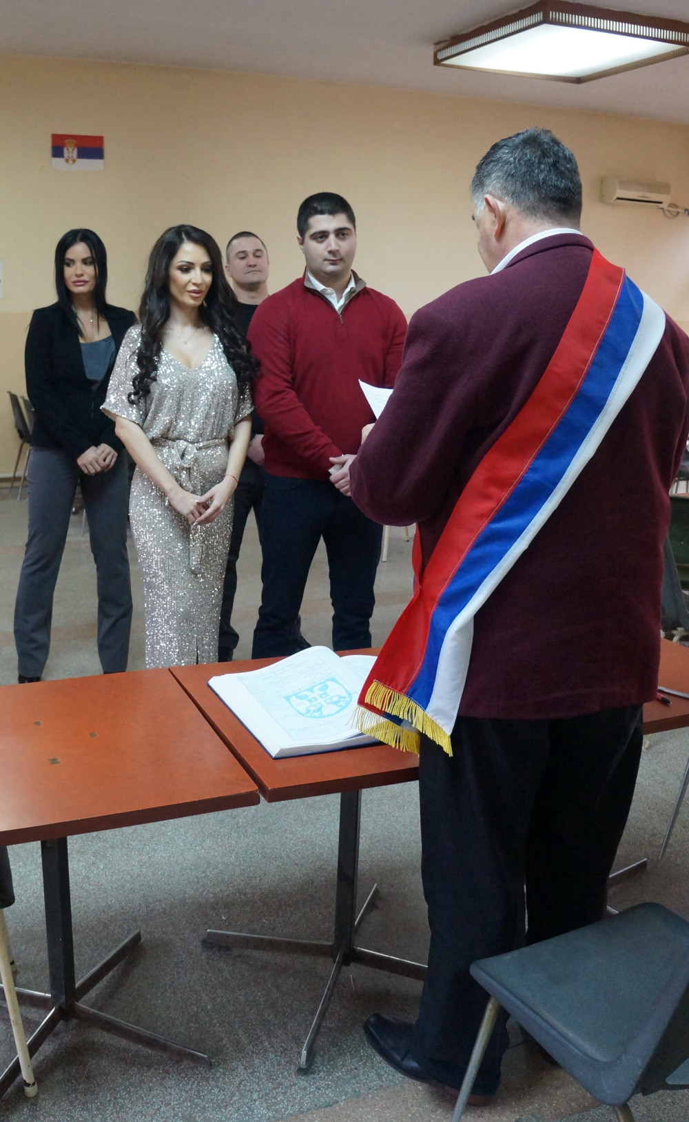 Modelsica se udala u zatvoru, pa OVAKO slavila do zore! (FOTO)