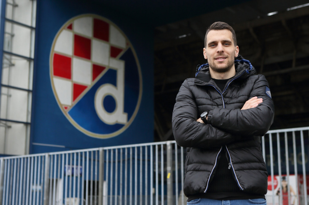 Hrvatima NE SMETA što se krsti sa TRI PRSTA!