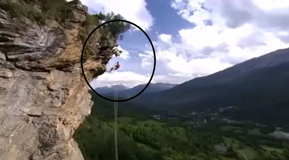 A SAD P*RNO SPORT! Ovo dvoje na smrtonosnoj litici UPRAŽNJAVAJU EKSTREMNI S*KS! Nova disciplina opasna po život! (VIDEO 18 +)