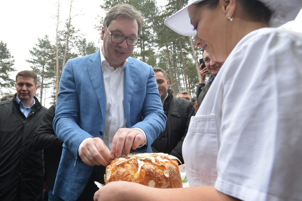 Predsednika građani uhvatili da se fotka, kad vidite kako je fotografija ispala, poželećete i vi jednu! (FOTO)