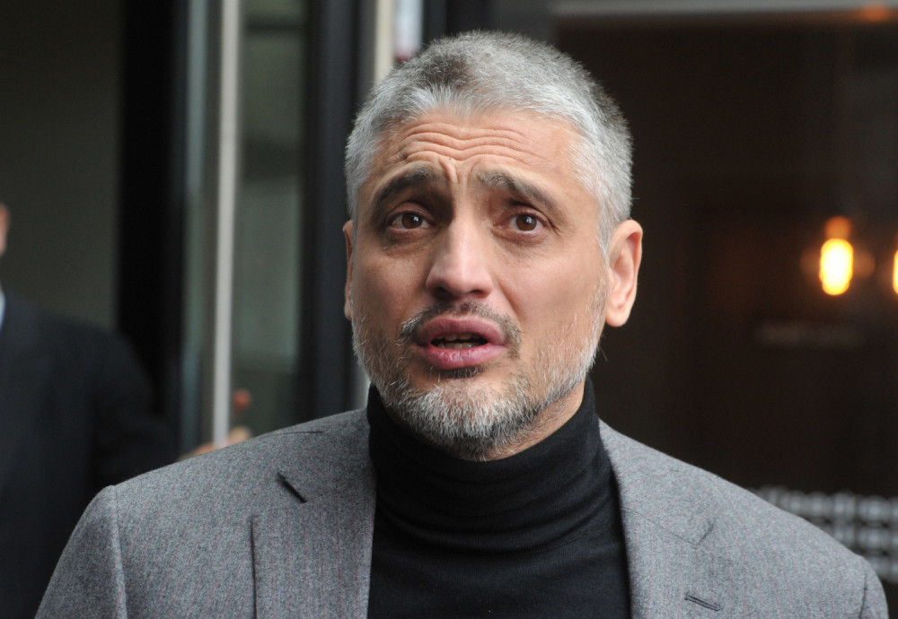 Čeda Jovanović napravio novi incident ispred klinike, policija na licu mesta