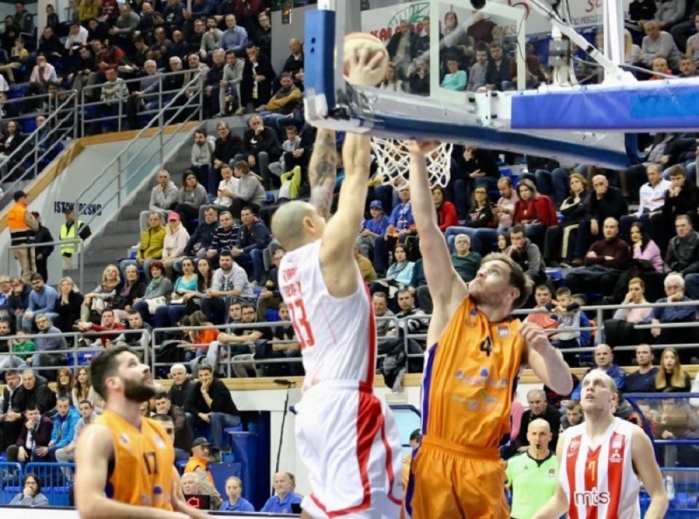 Zvezda demolirala Mornar i već obezbedila prvo mesto za plej-of! (VIDEO)