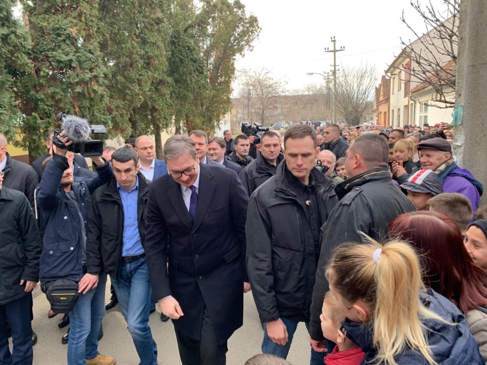 Dočekali ga uz aplauz i osmehe, a onda mu uručili poklone! Jedan ga je posebno iznenadio! (FOTO)