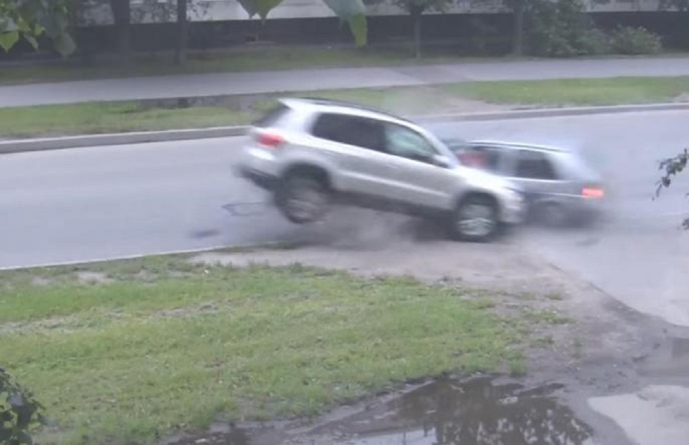 Ovu GREŠKU često prave vozači, a može da vas košta života! (VIDEO)