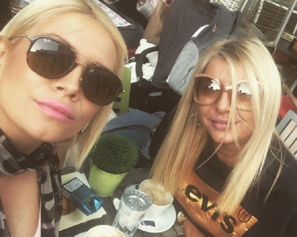 Majka Dee Đurđević progovorila! Otkrila NAJNOVIJE detalje ćerkinog stanja, i dalje je u ŠOK sobi!