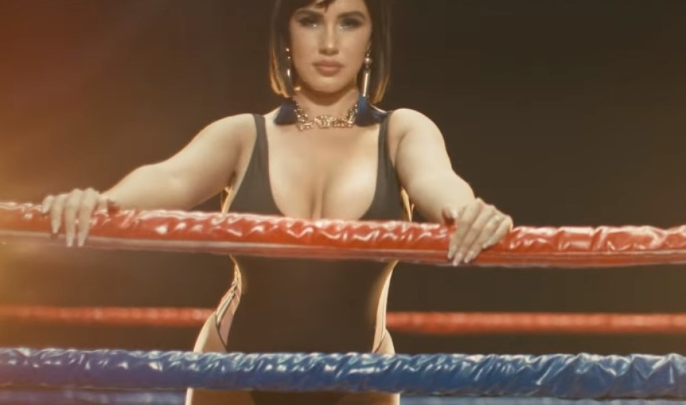 Aleksandra Subotić obožava da šamara momke u se*su, a ovu brutalnu perverziju im radi štiklama!