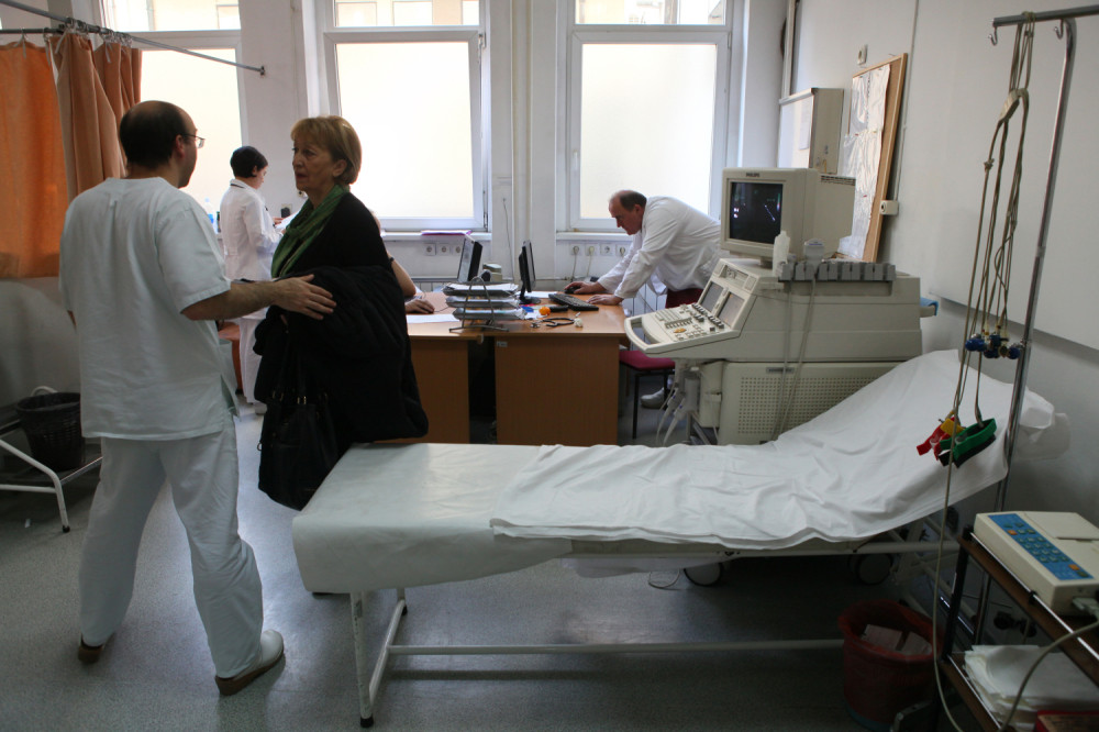 Trudnici su doneli večeru i posle nekoliko zalogaja počela je da VRIŠTI!