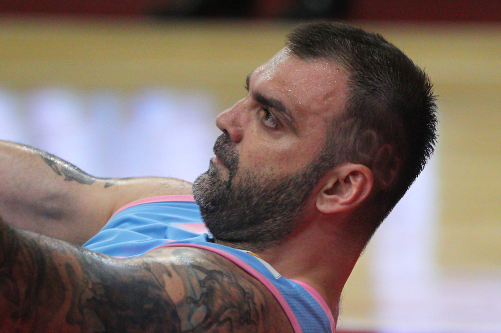 Ratko Varda doživeo NERVNI SLOM! Oglasio se na Instagramu potresnom porukom! (FOTO)