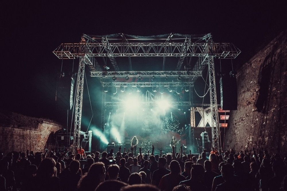 EXIT objavio žestoka gitarska pojačanja za Explosive binu!