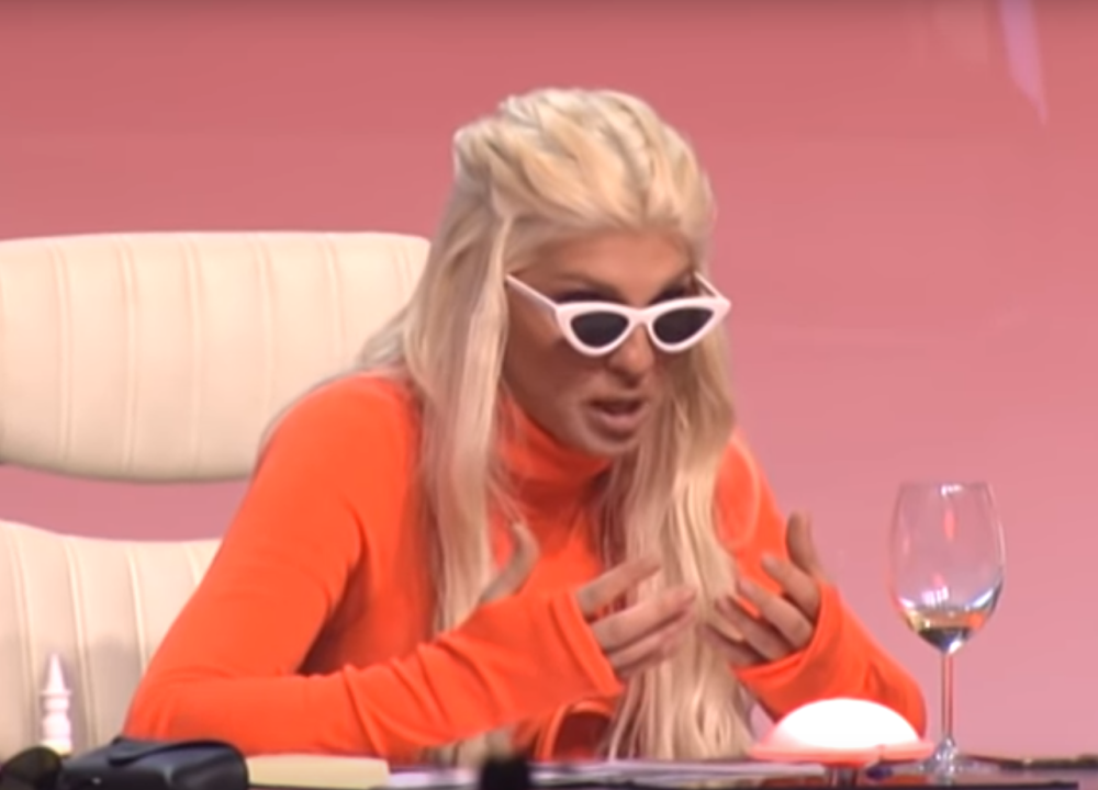 Pušten snimak u javnost gde Karleuša samoj sebi gura pištolj u usta?! (UZNEMIRUJUĆI SADRŽAJ)