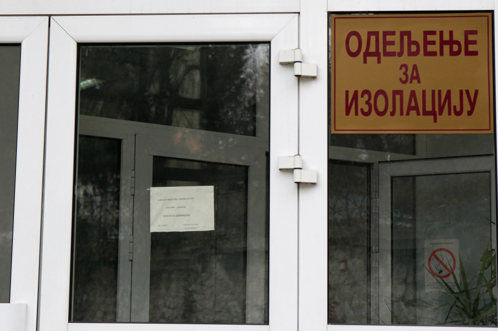 Ljudi su se plašili jedni drugih, oboleli su ležali po karantinima, a znak za uzbunu stigao je 14. marta sa Kosova!