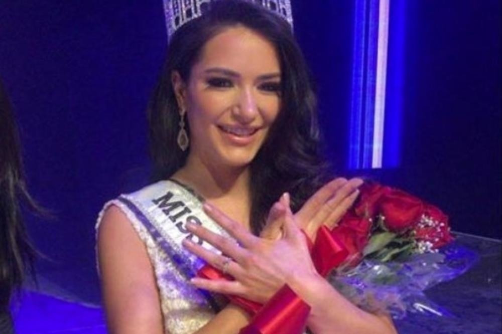 Šiptarka postala mis Njujorka, pa pokazala DVOGLAVOG ORLA! Neviđena provokacija!