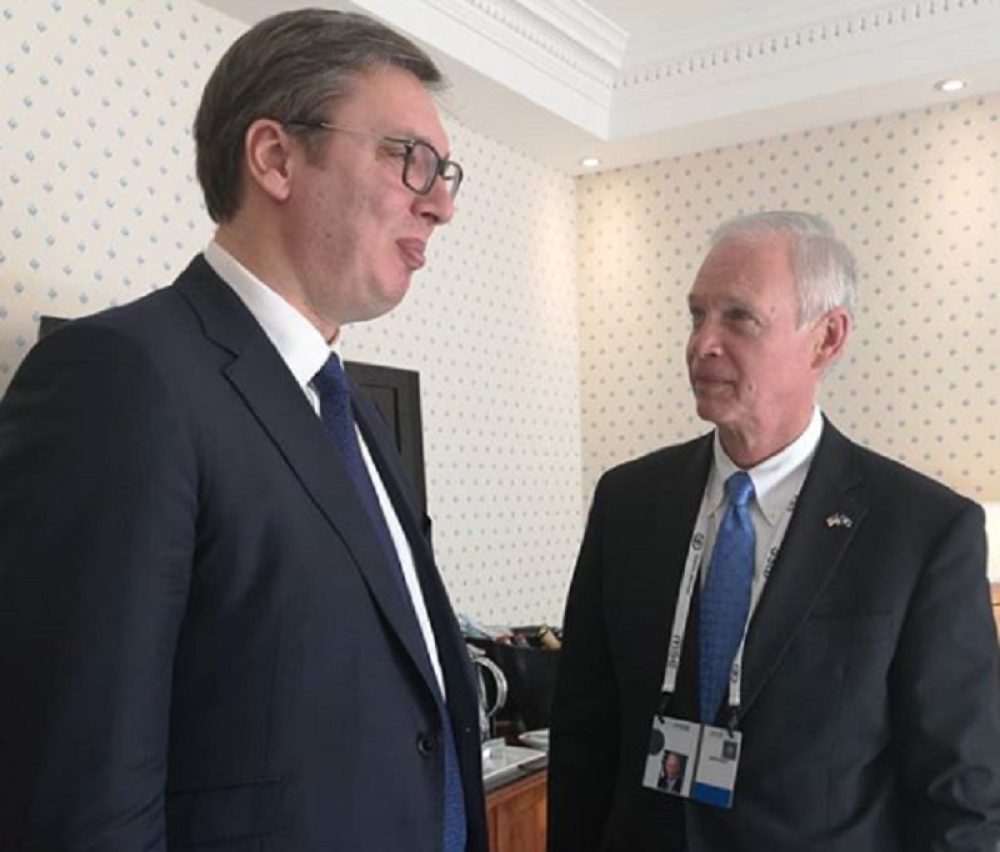 Vučić sa američkim senatorom Džonsonom (FOTO)
