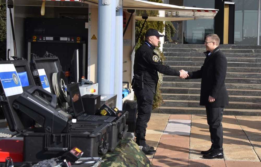 Ministar Stefanović: Oni su istinski heroji, svojim zalaganjem garantuju bezbednost građana