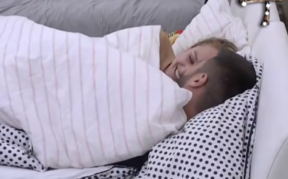 Đoganijeva zavukla ruku ispod pokrivača, uhvatila Marka za polni organ a onda izjavila OVO! ŠOK! (VIDEO)