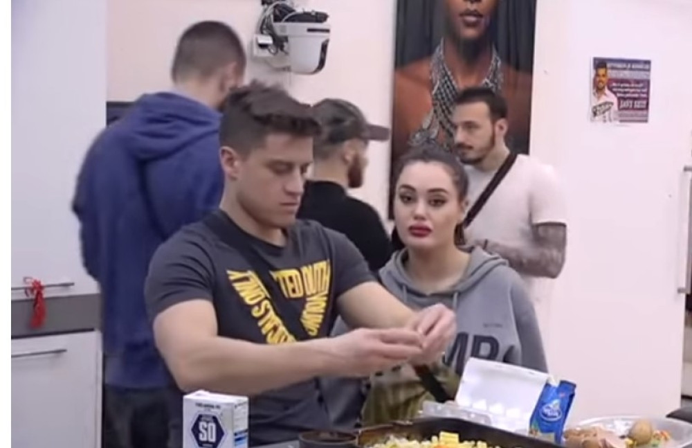 Ana skočila: "Ne za*ebavaj se sa tim stvarima! Znaš li ti gde smo mi?" (VIDEO)