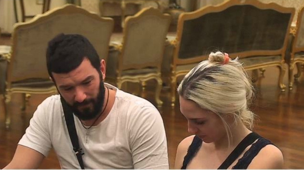 Coka i Lakić saznali pol deteta! A jedna poznata osoba PRE SVIH predvidela šta Tasićeva nosi! (VIDEO)