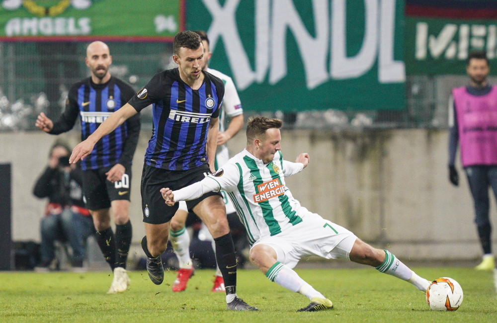 Fudbaler digao ruke od utakmice, pa zakukao: U Milanu sam, TRAŽIM DEVOJKU na dve noći!