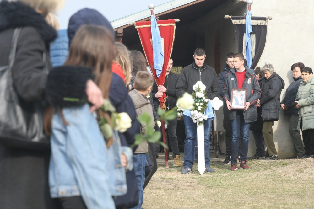 "To je bio prvi put da me nije poslušao": Tuga oca neprebolna... Reči koje odzvanjaju (FOTO)