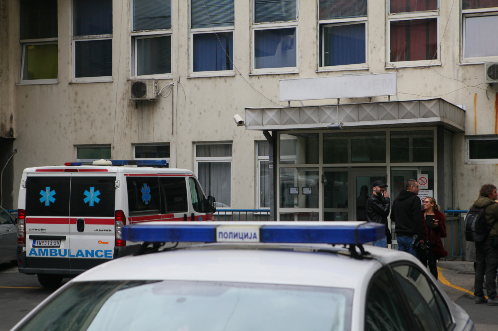 Aleksandar Šarac ipak preživeo dva metka u glavu - rade mu dijagnostiku u Urgentnom centru