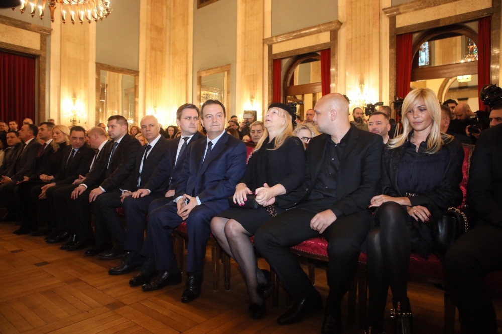 Vidno potreseni, u pratnji svojih supruga... (FOTO)