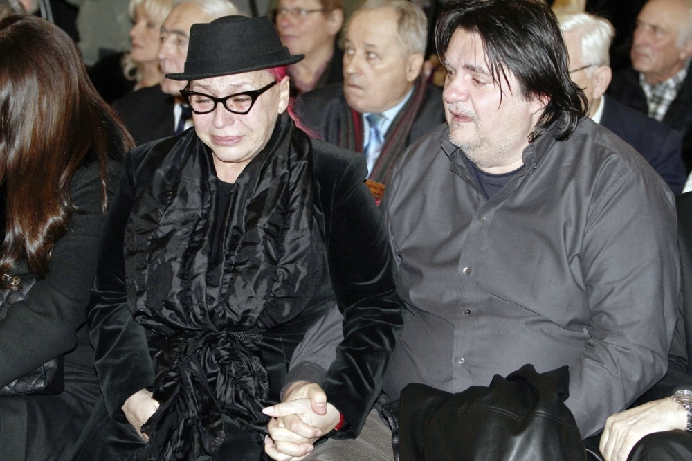 Kemiš nije mogao da izdrži, ZAJECAO na komemoraciji! Tuga je prevelika! (FOTO)