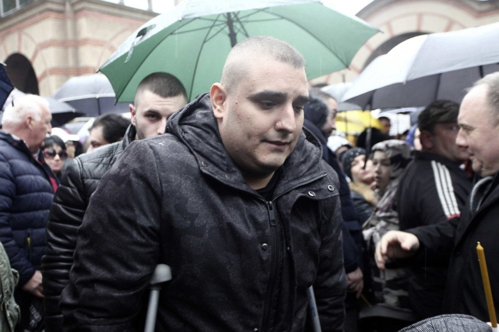 Darko uz jecaje i sa suzama jedva hodajući stigao na sahranu! Sve prisutne je ovaj detalj ZAPREPASTIO!