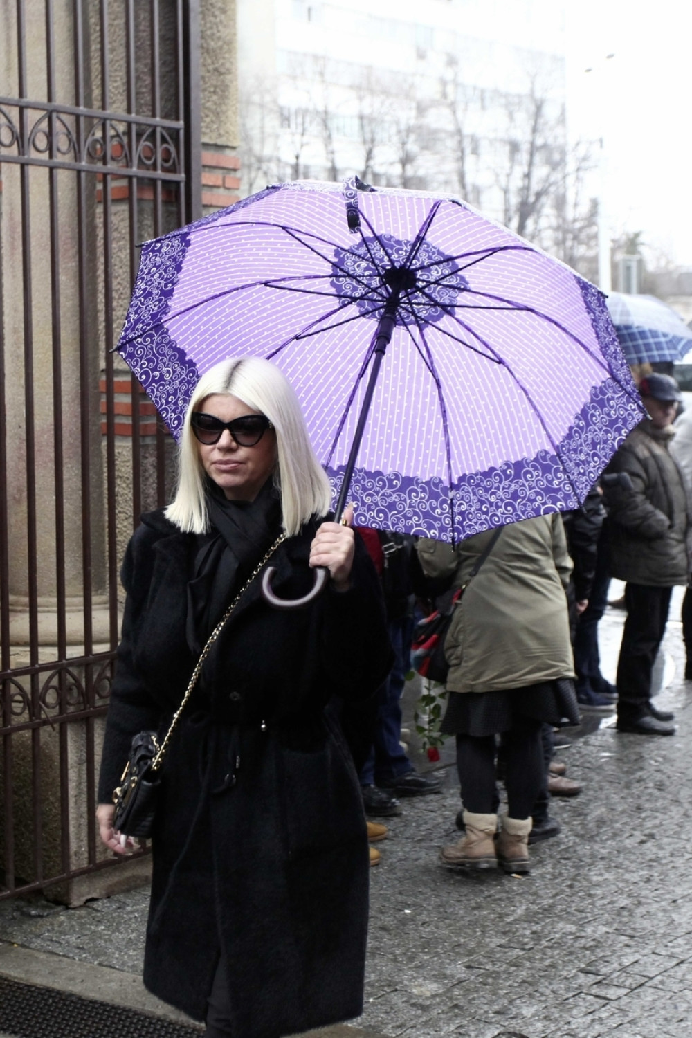 Dara krila tugu, a onda pred kamerama poklekla! Bol je bila neizdrživa, a OVU njegovu rečenicu će pamtiti do kraja života!