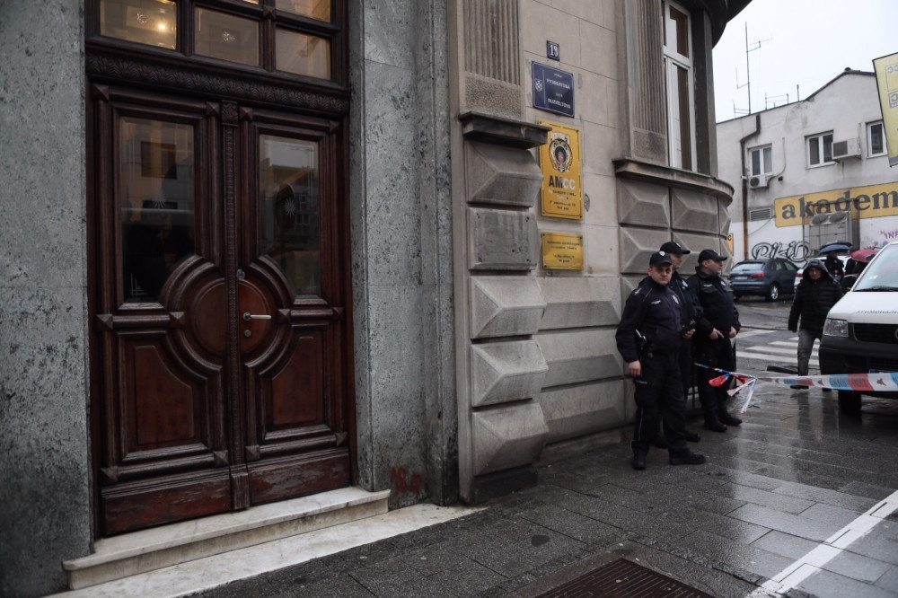 U predsednika AMSS generalni sekretar Predrag Đurđev ispalio osam hitaca, pa se ubio!