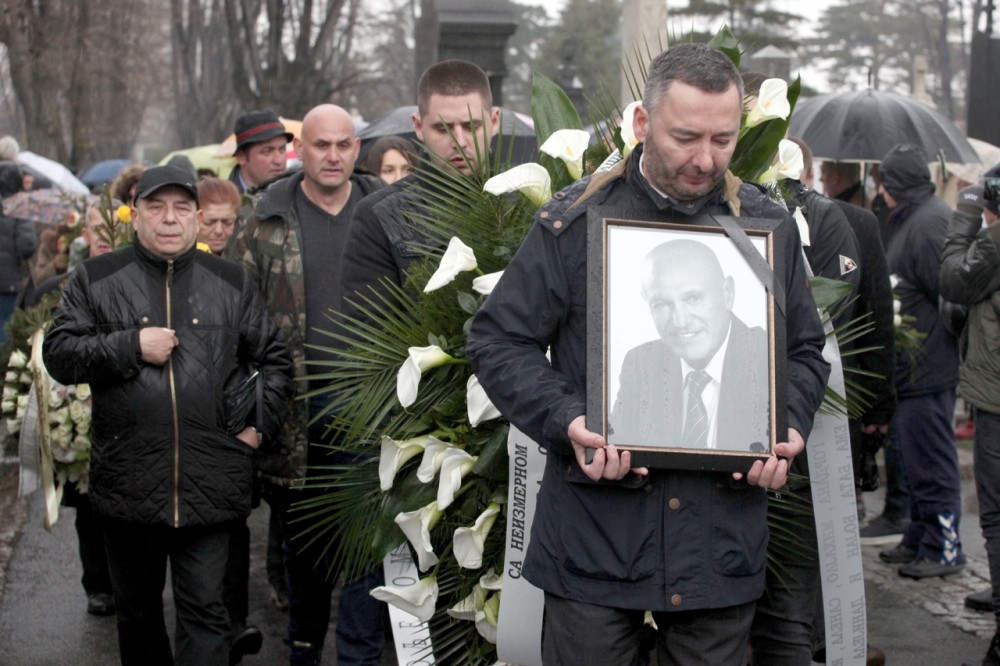 Sahranjen Šaban Šaulić! Ceo Balkan došao da isprati kralja narodne muzike u večnost! (VIDEO/FOTO)