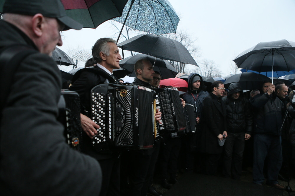 Nisu želeli da sviraju Šabanovu pesmu, ali je porodica insistirala! Evo kako je njima bilo dok je cela Srbija plakala!