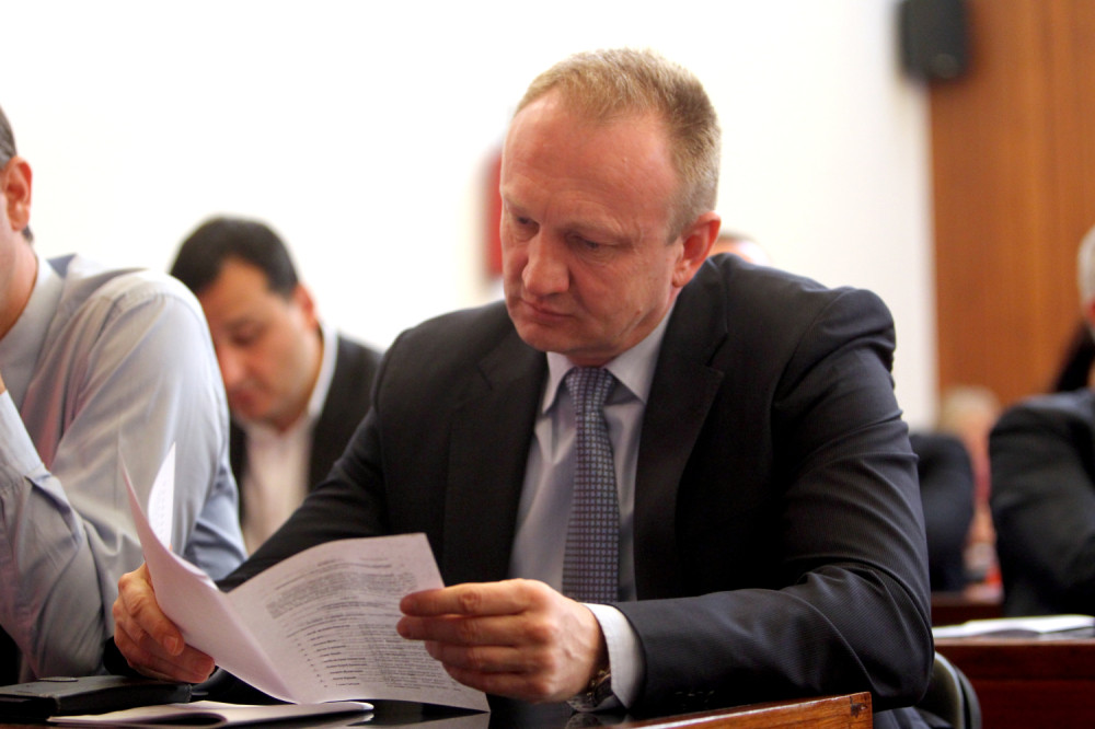 Tajkun drži demokrate u ropstvu!