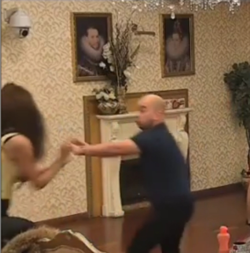 Zapretila javno, a onda i nasrnula na njega! KRVOPROLIĆE i horor u najavi! (VIDEO)