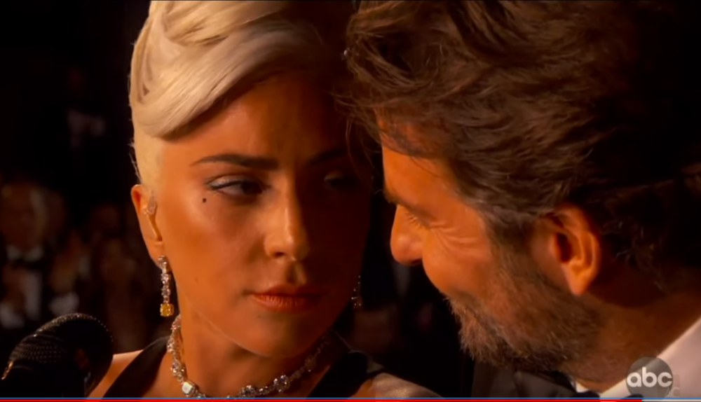 Lejdi Gaga i Bredli Kuper ČEKAJU BEBU?! Irini će zastati knedla u grlu kad vidi dokaz! (FOTO)