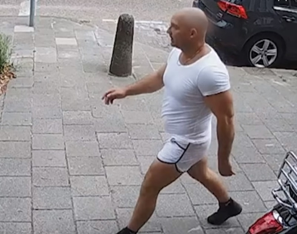 Dok za plaćenim ubicom tragaju policije tri zemlje, on se krije OVDE?!