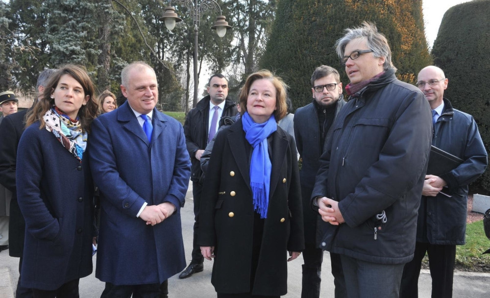 Vesić i Loazo obišli Spomenik zahvalnosti Francuskoj (FOTO)