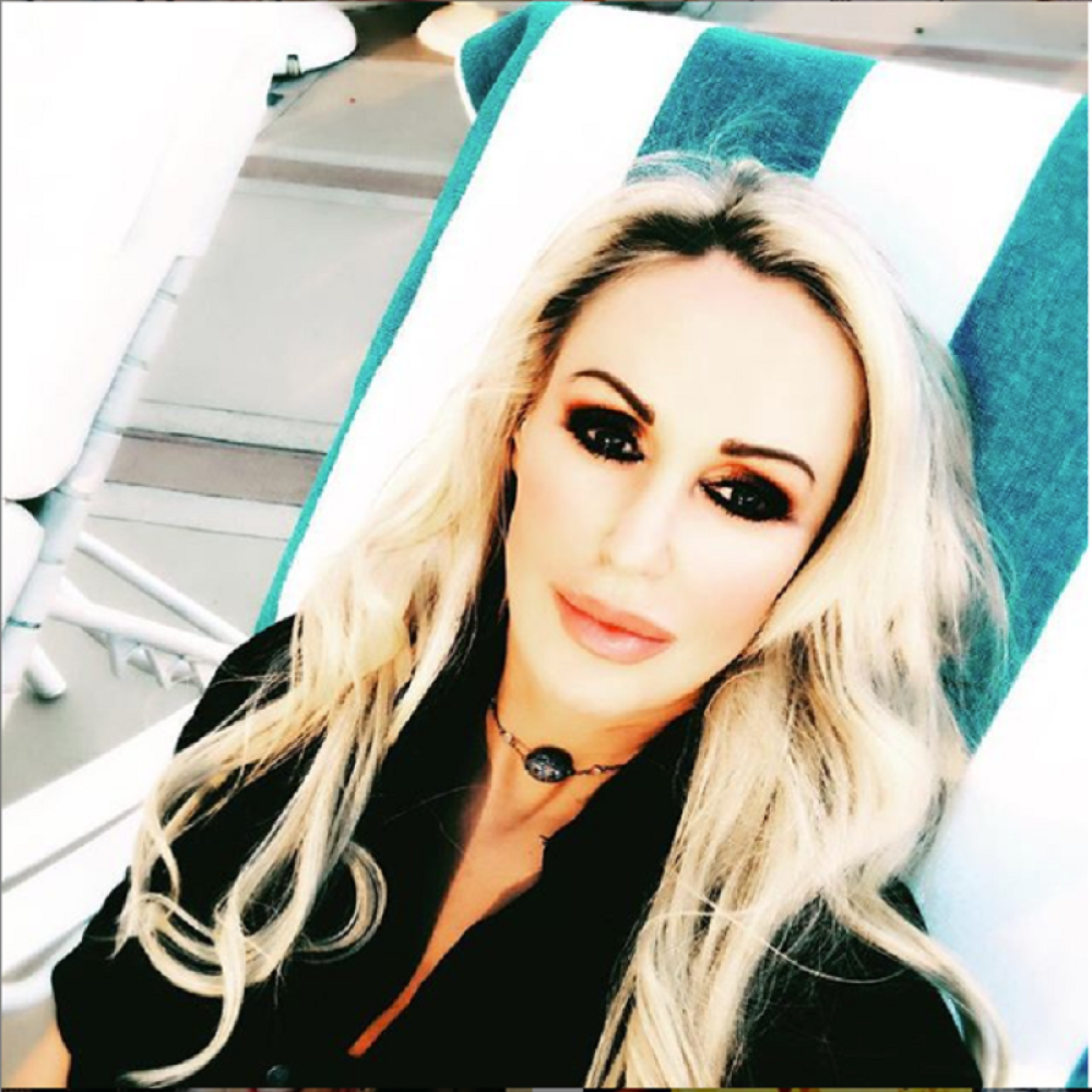 Važila je za najveću zavodnicu, bila u vezi sa Al Paćinom, i boravila je u Bakingemskoj palati! (FOTO)