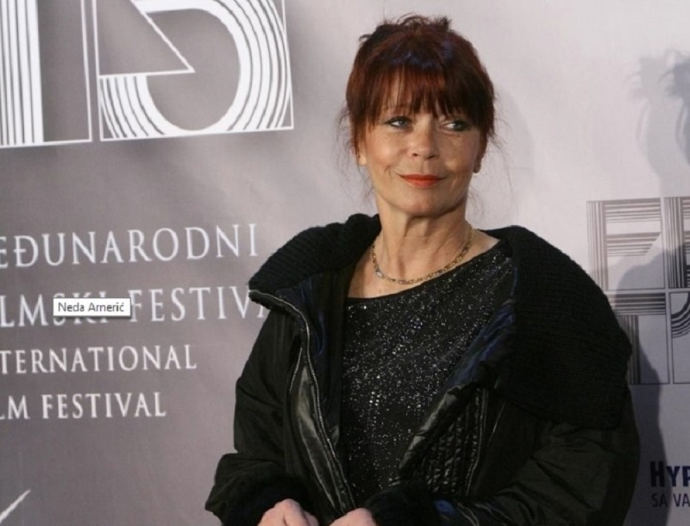 Neda Arnerić zbog zakona nije završila glumu, a ima preko 110 filmskih uloga! Njeno pravo obrazovanje će vas iznenaditi!