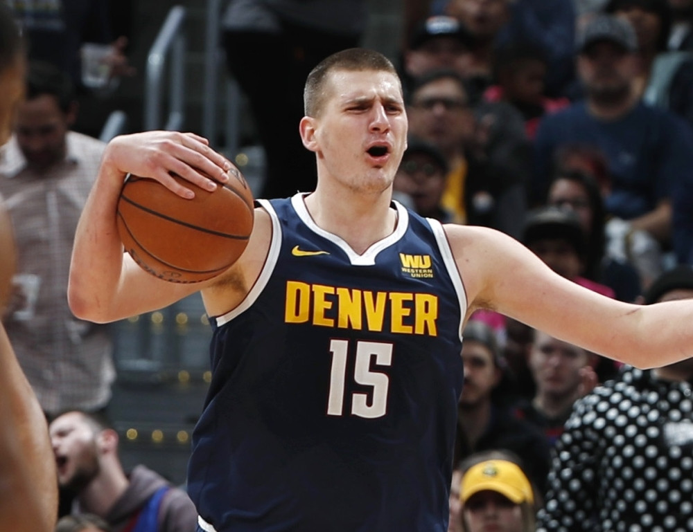 Njegov tim nadigran, poražen, a on - ZAMALO OPET TRIPL-DABL! Nemoguć je (VIDEO)