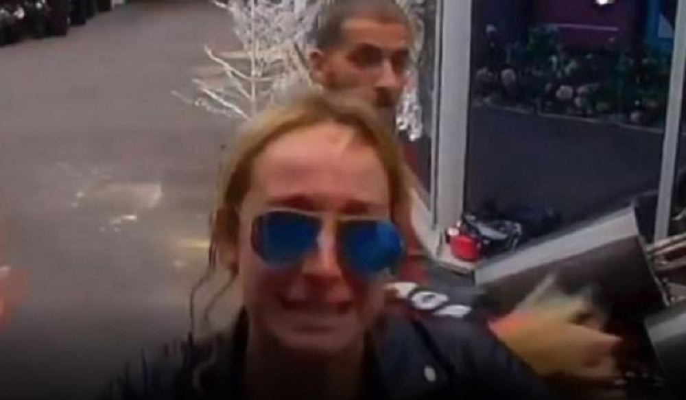 Luna razlupala sve kamere u Zadruzi, a onda je napisala 6 reči na zidu! Ovo je poruka PRODUKCIJI!