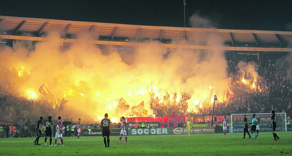 Nekadašnji napadač Vest Hema u crveno-belom! (FOTO)