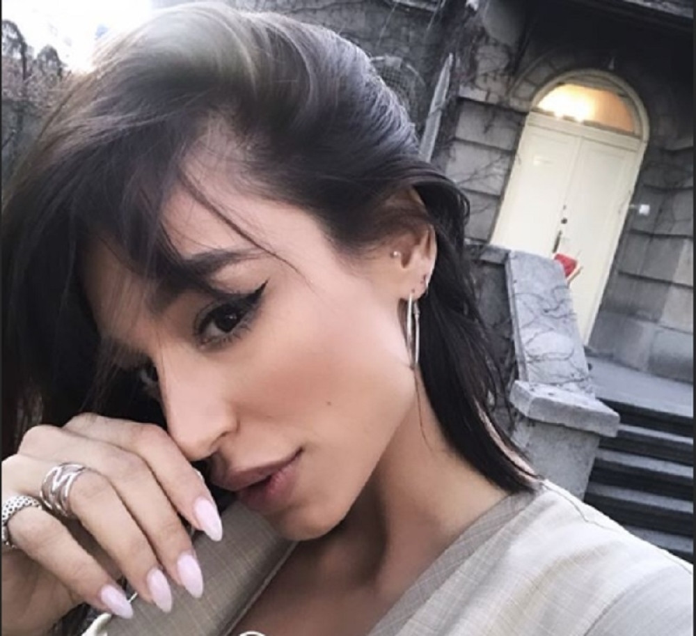 Edita u nikad PROVOKATIVNIJEM izdanju, zapalila društvene mreže! Totalno je promenila izgled, nosi mušku frizuru! (FOTO)