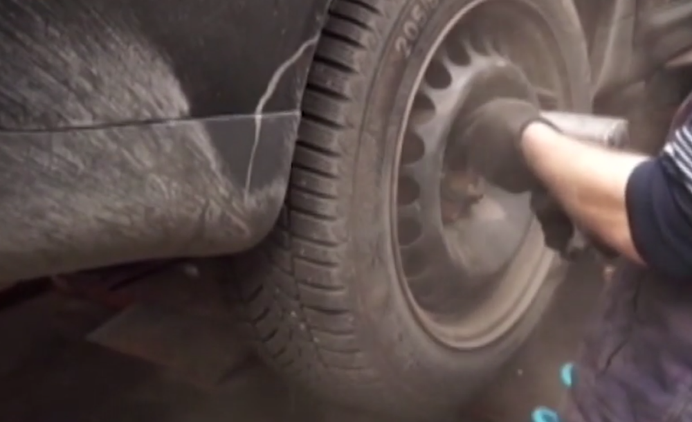 Policija im našla 4 KILOGRAMA heroina, nećete moći da verujete gde su krili drogu!