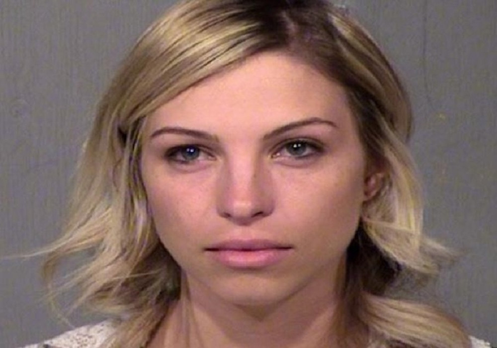 Nastavnica imala s*ks sa učenikom (13) u kolima i učionici! Jednom je "akciju" posmatrao drugi dečak!