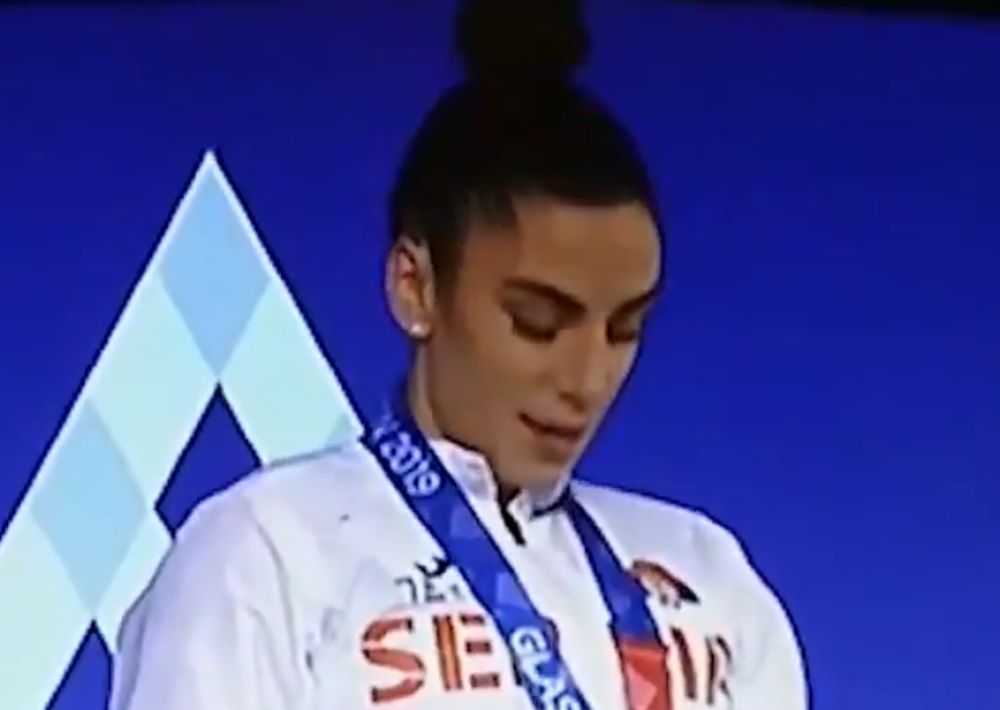 Šampionka Ivana Španović sluša srpsku himnu i plače... TO JE NAŠ PONOS (VIDEO)