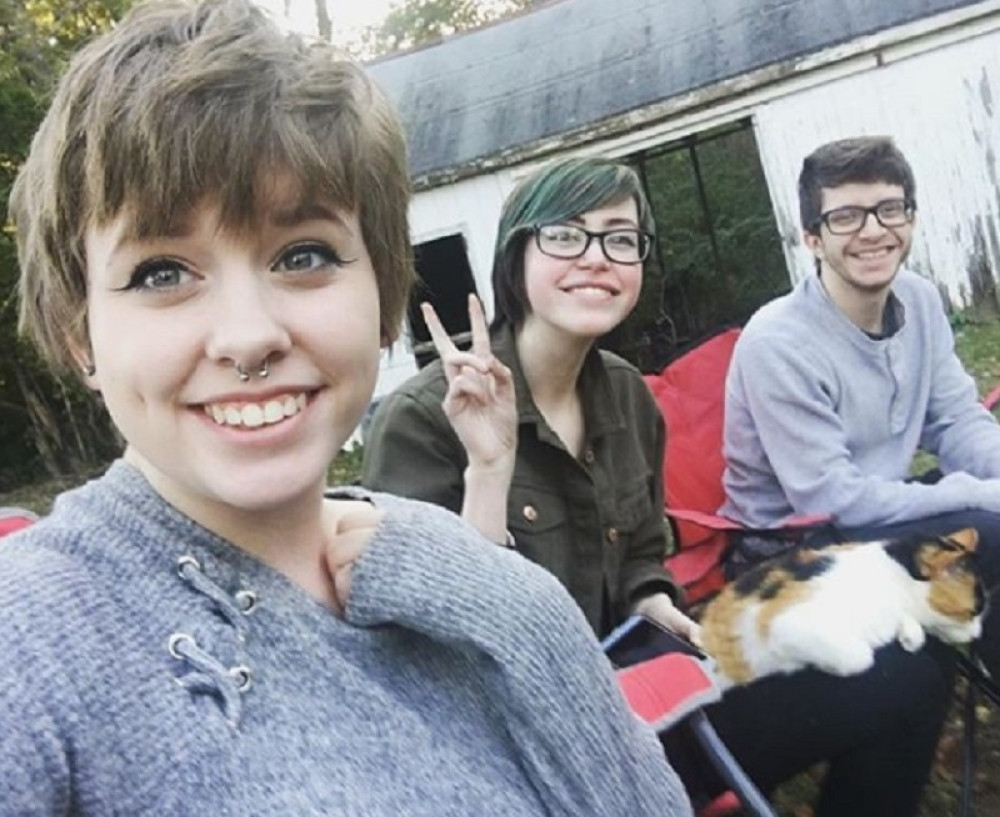 Njih troje su sada zajedno, spavaju u istom krevetu, a evo kakav odnos imaju prema s*ksu!