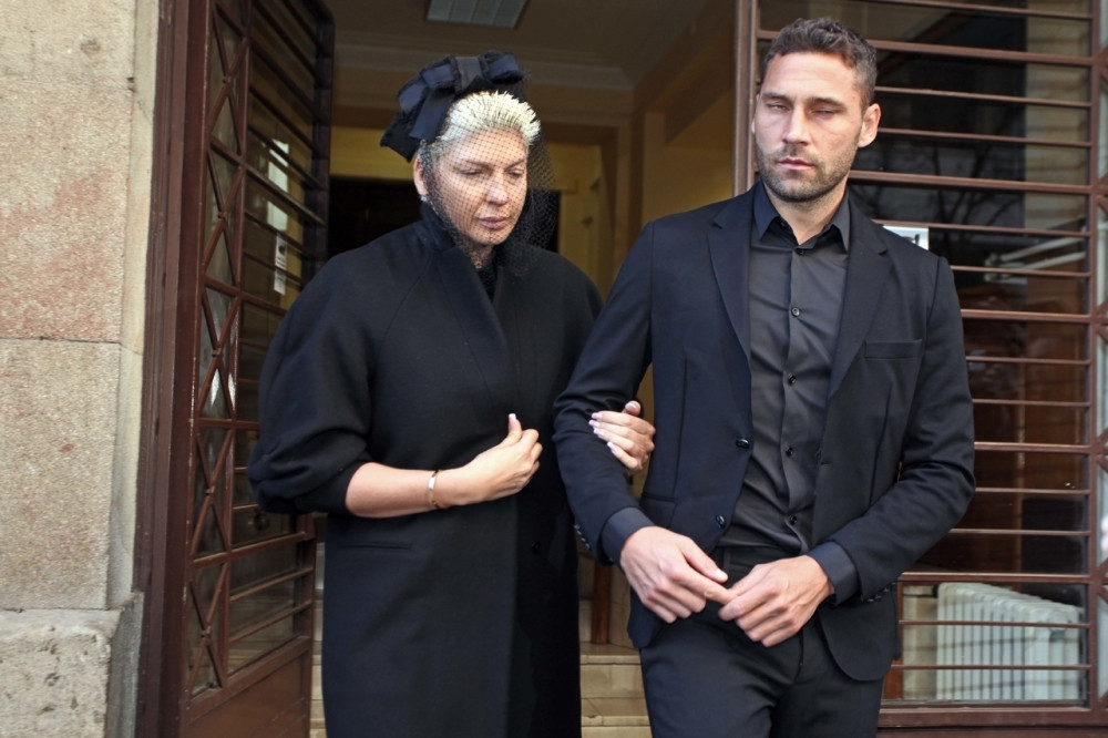 Karleušina deca još nisu sa njom! Evo gde su Atina i Nika dok Jelena prolazi najteže trenutke u životu!