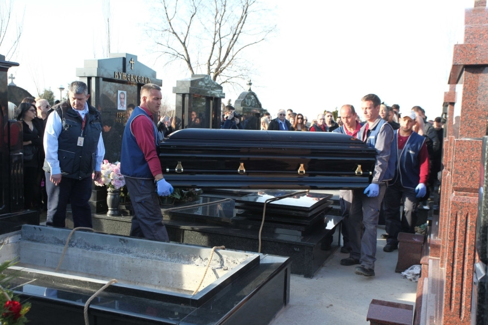 Fejsbuk ukazuje počast: Evo šta se dešava sa profilima preminulih!