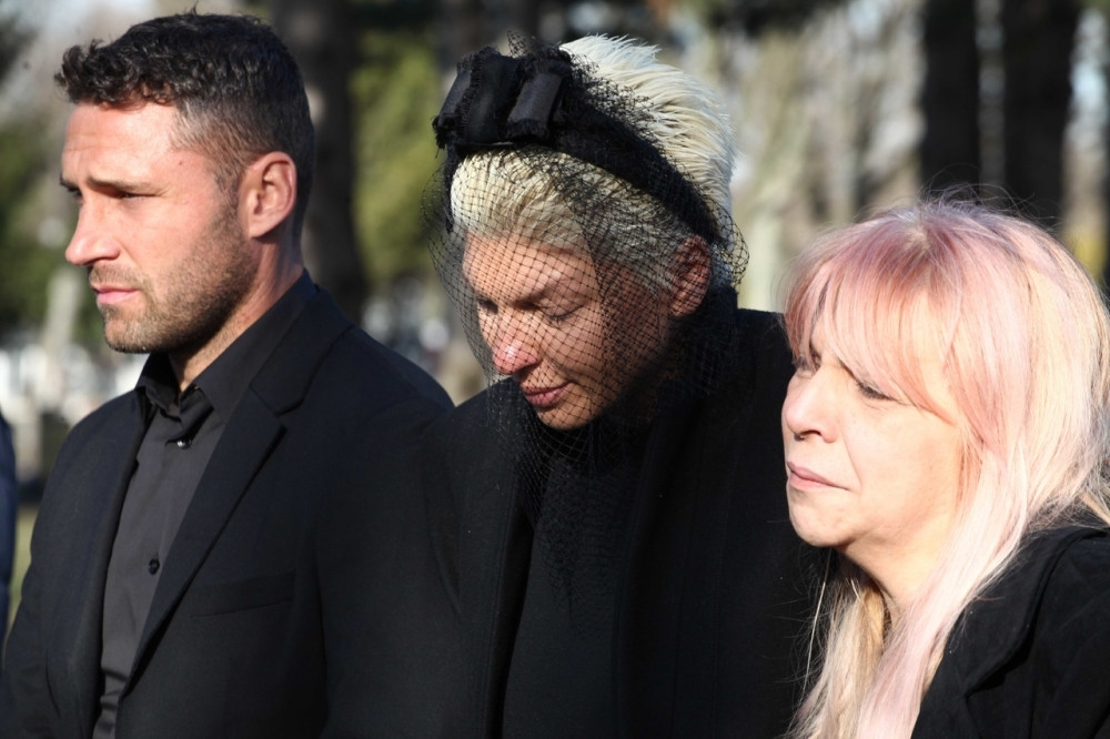 Karleuša smršala više od 10 kilograma! I dalje u teškom stanju, porodica zbog OVOGA zabrinuta!