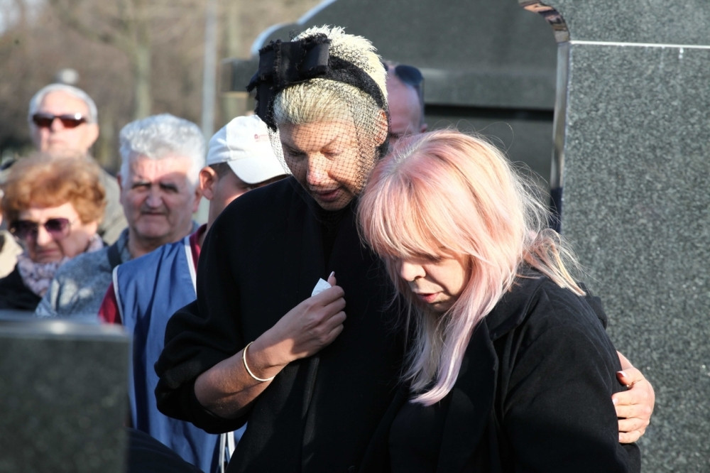 Divnina sestra se obratila svima na groblju! Suze će vam krenuti kada budete čuli ŠTA JE REKLA (VIDEO)